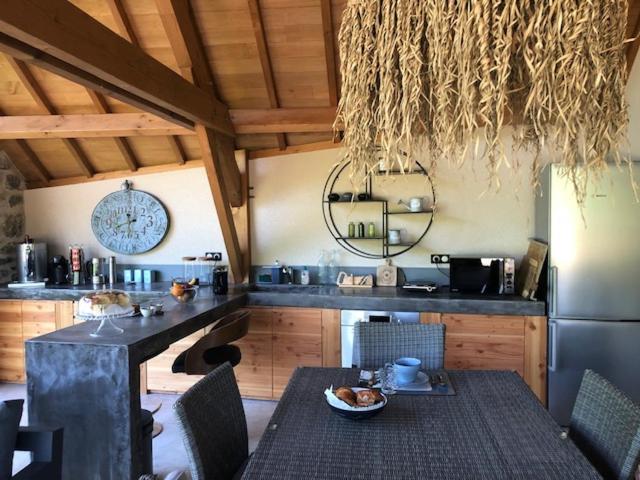 Agreable Chambre D Hote Avec Piscine Et Jacuzzi Thégra Kültér fotó