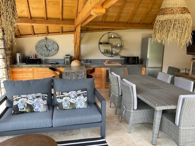 Agreable Chambre D Hote Avec Piscine Et Jacuzzi Thégra Kültér fotó
