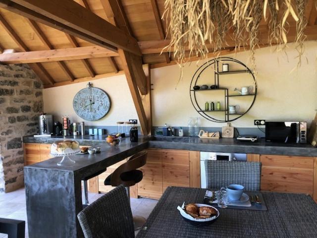 Agreable Chambre D Hote Avec Piscine Et Jacuzzi Thégra Kültér fotó